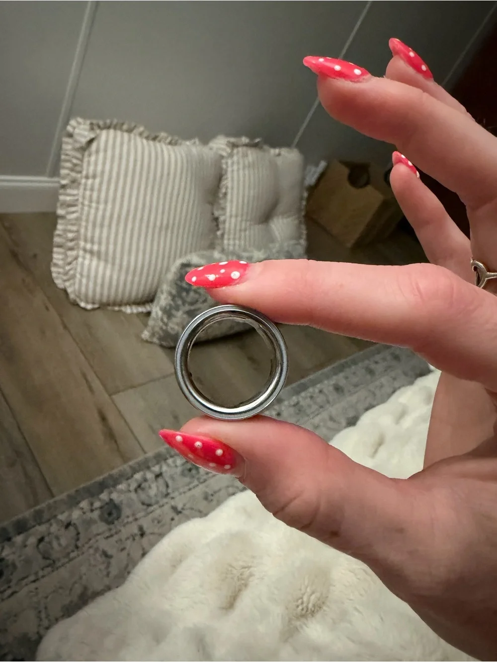 Oura Smart Ring — Polished Silver Finish